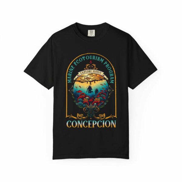 Vibrant Travel T-Shirt for Adventure Seekers - Image 4